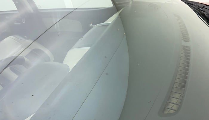 2015 Maruti Wagon R 1.0 VXI, Petrol, Manual, 73,805 km, Front windshield - Minor spot on windshield