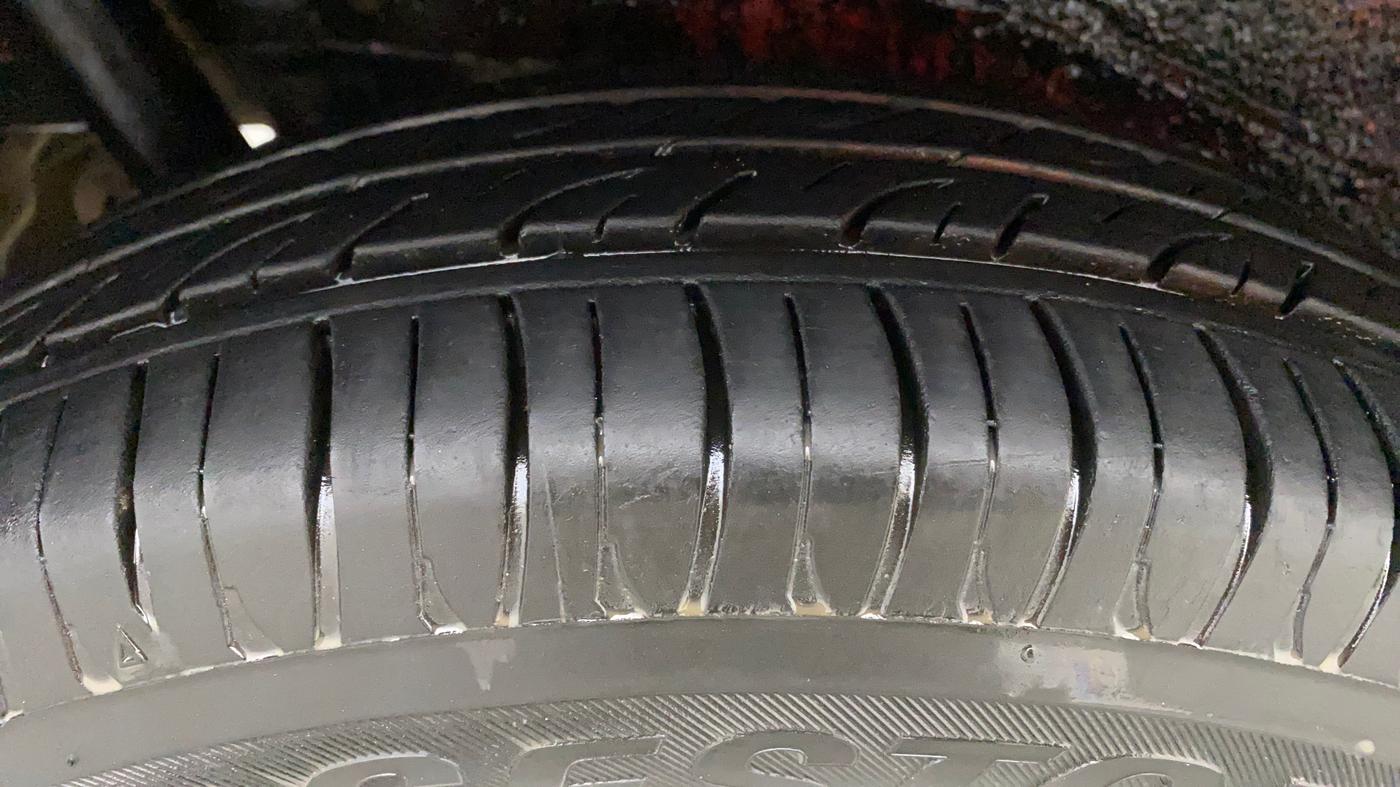 2015 Maruti Wagon R 1.0 VXI, Petrol, Manual, 73,805 km, Right Rear Tyre Tread