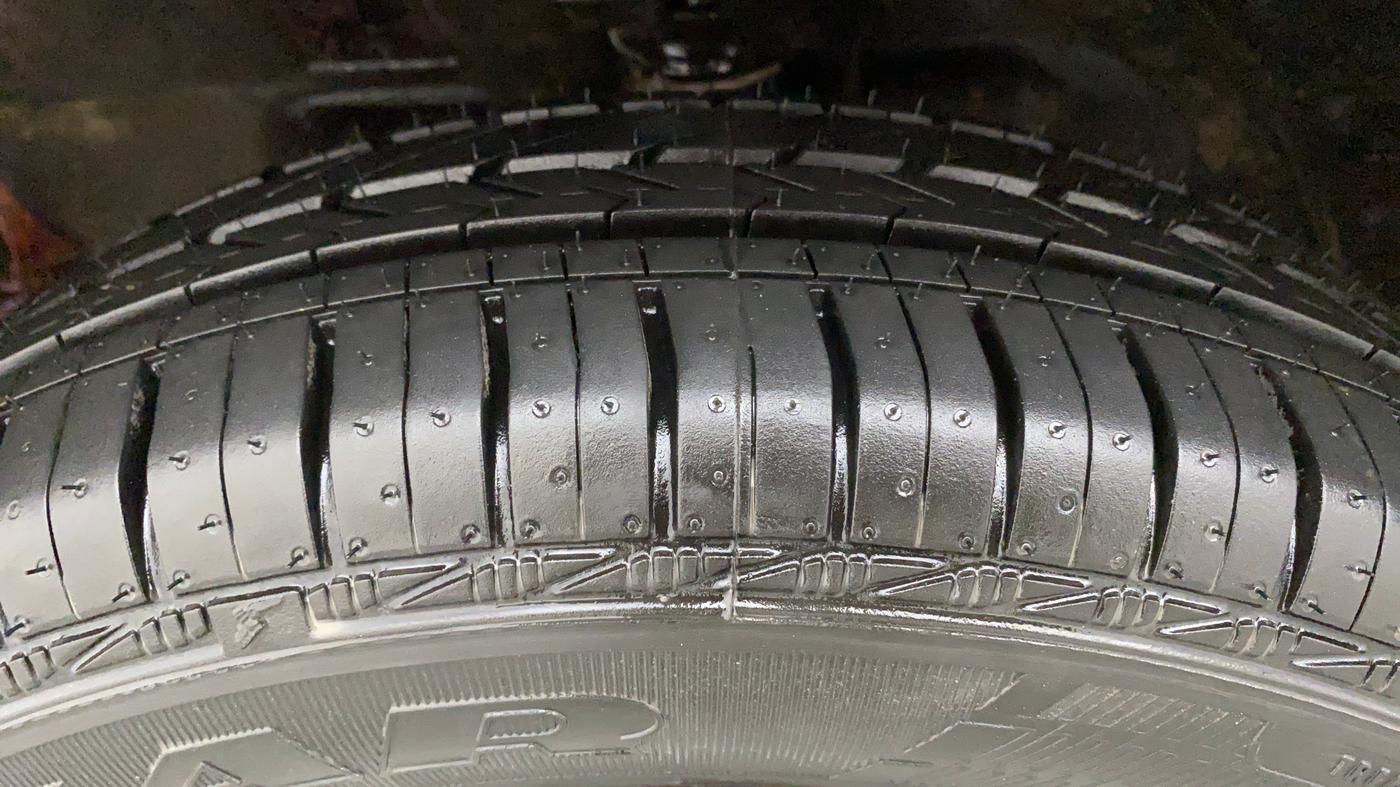 2015 Maruti Wagon R 1.0 VXI, Petrol, Manual, 73,805 km, Left Front Tyre Tread
