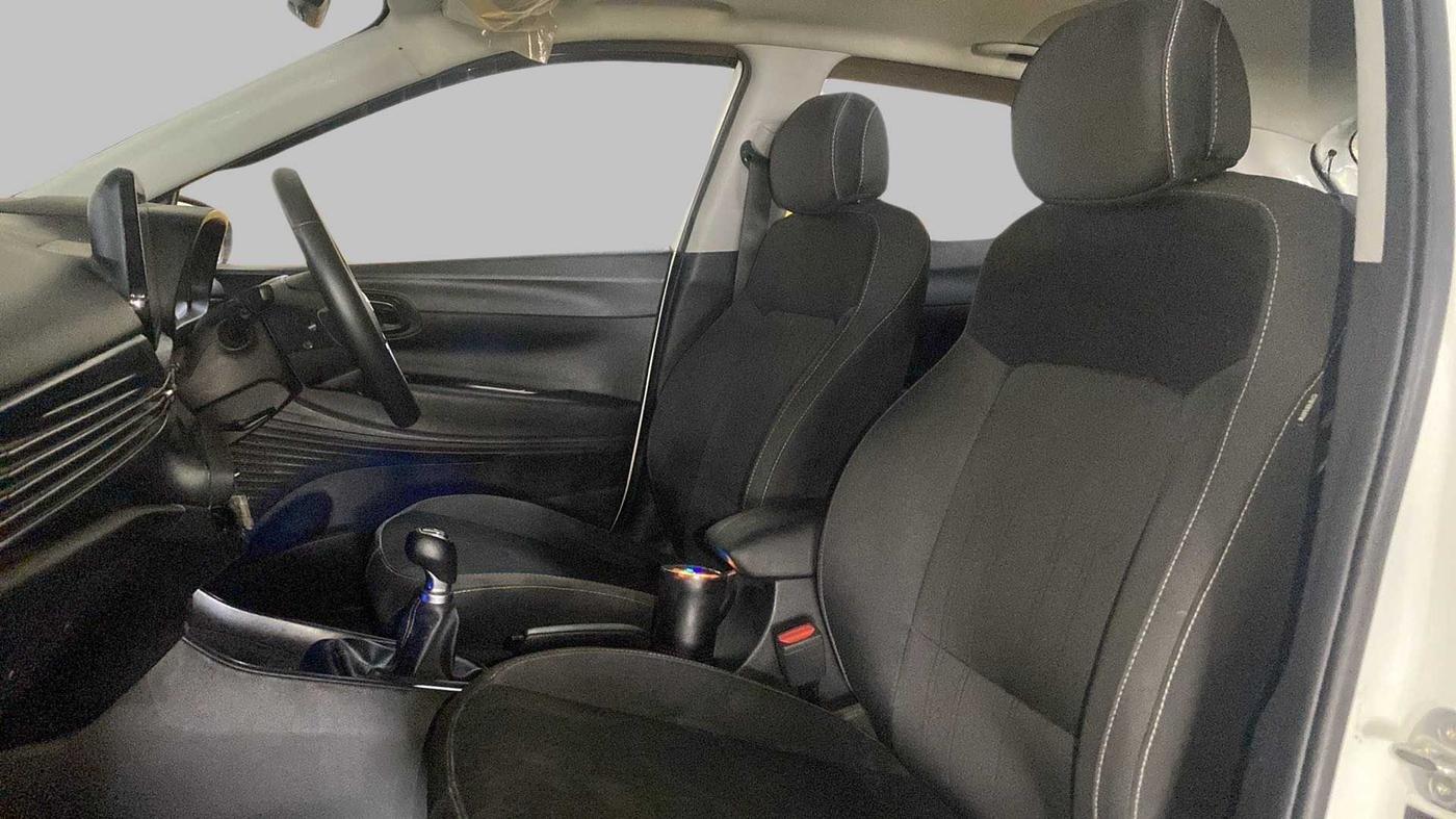 2021 Hyundai NEW I20 ASTA (O) 1.2 MT, Petrol, Manual, 16,455 km, Right Side Front Door Cabin