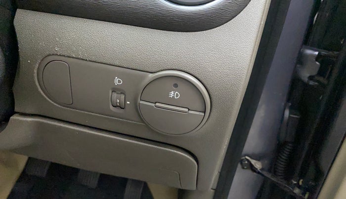 2015 Hyundai i10 SPORTZ 1.1, Petrol, Manual, 76,153 km, Dashboard - Headlight height adjustment not working