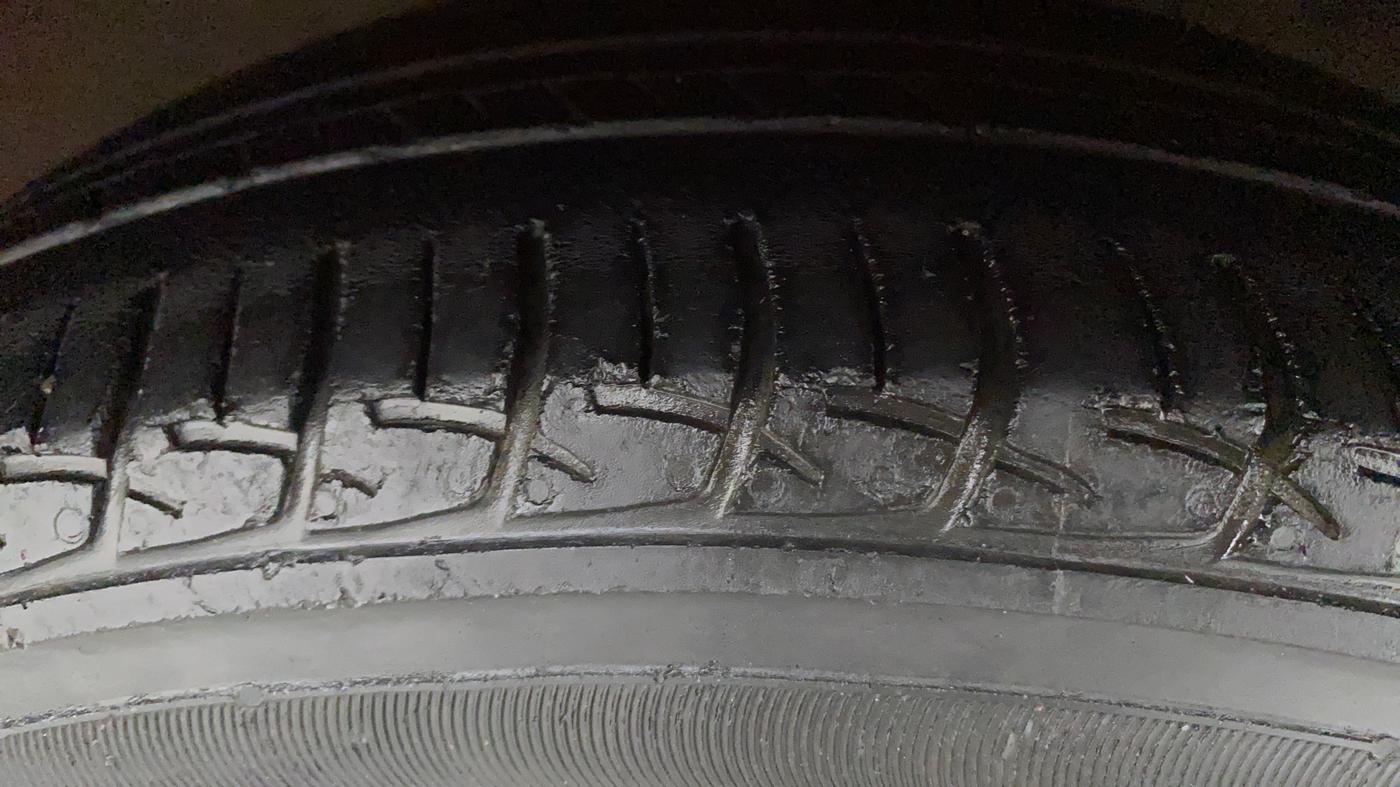2016 Maruti Baleno DELTA PETROL 1.2, Petrol, Manual, 87,367 km, Right Front Tyre Tread