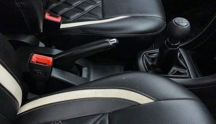 2012 Maruti Swift VXI, Petrol, Manual, 45,979 km, Gear Lever