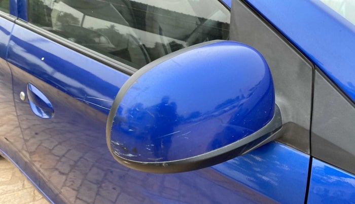 2017 Hyundai Eon SPORTZ, Petrol, Manual, 1,19,490 km, Right rear-view mirror - Minor scratches