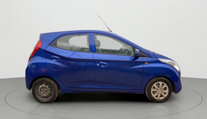 2017 Hyundai Eon SPORTZ, Petrol, Manual, 1,19,490 km, Right Side View
