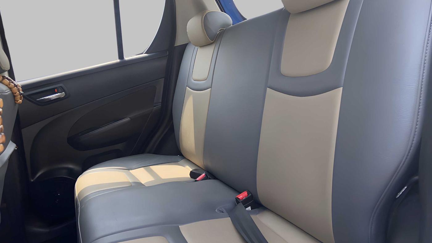 2014 Maruti Swift VXI, Petrol, Manual, 45,246 km, Right Side Rear Door Cabin
