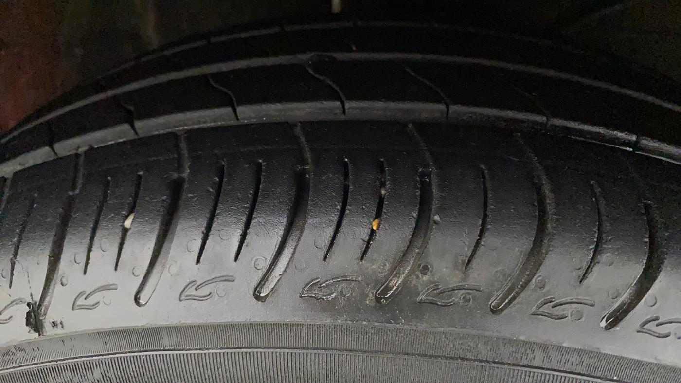 2017 Maruti Baleno DELTA PETROL 1.2, Petrol, Manual, 46,754 km, Right Front Tyre Tread