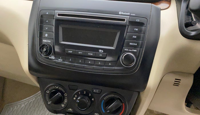 2018 Maruti Dzire VXI, Petrol, Manual, 71,165 km, Infotainment system - Button has minor damage