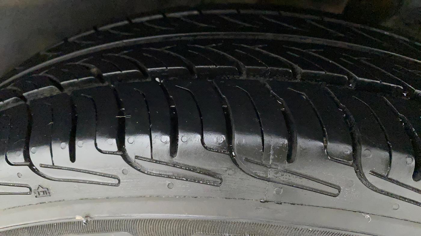 2018 Maruti Dzire VXI, Petrol, Manual, 71,165 km, Left Rear Tyre Tread
