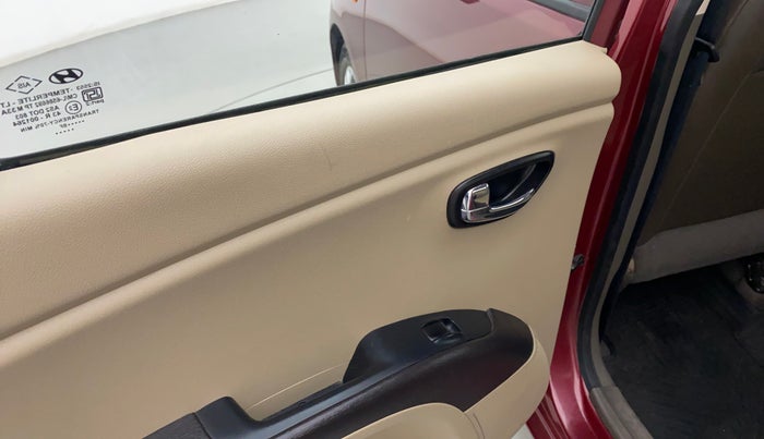 2015 Hyundai i10 SPORTZ 1.1, Petrol, Manual, 37,595 km, Left rear window switch / handle - Switch/handle not functional