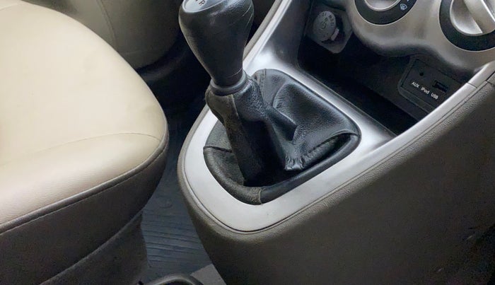 2015 Hyundai i10 SPORTZ 1.1, Petrol, Manual, 37,595 km, Gear lever - Boot cover slightly torn