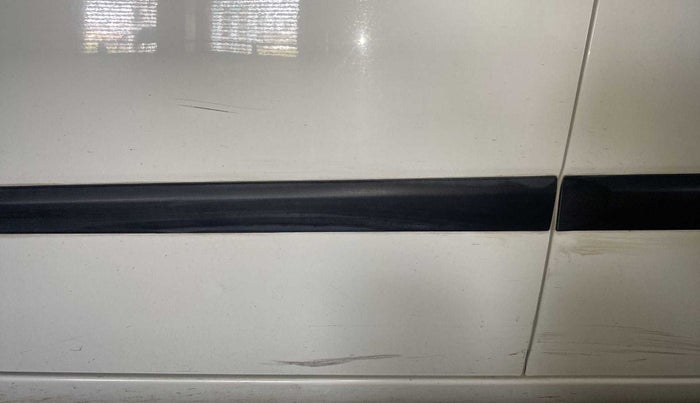 2016 Hyundai i10 MAGNA 1.1, Petrol, Manual, 41,023 km, Front passenger door - Slightly dented