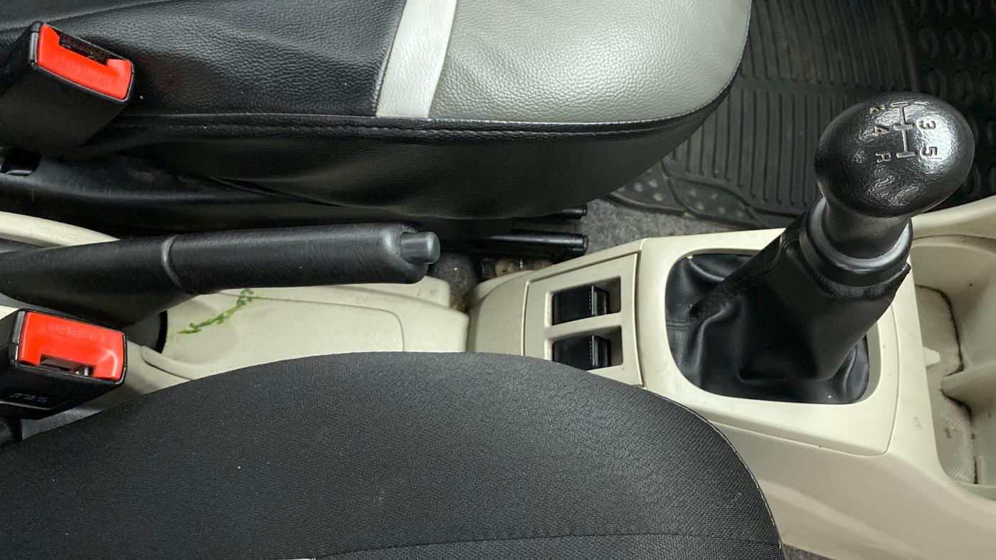 2019 Maruti Alto LXI, Petrol, Manual, 60,299 km, Gear Lever