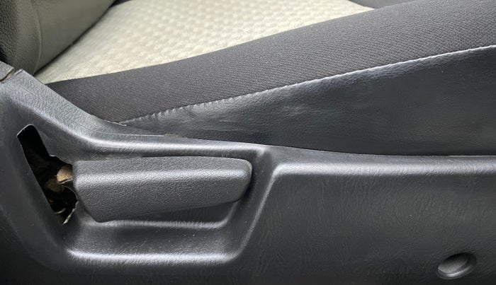 2019 Maruti Alto LXI, Petrol, Manual, 60,299 km, Driver Side Adjustment Panel