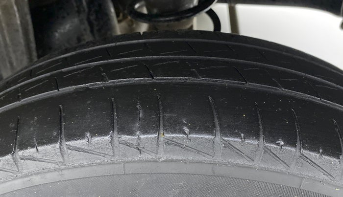 2019 Maruti Alto LXI, Petrol, Manual, 60,299 km, Left Rear Tyre Tread