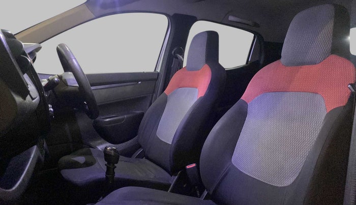 2017 Renault Kwid RXT 1.0, Petrol, Manual, 73,042 km, Right Side Front Door Cabin