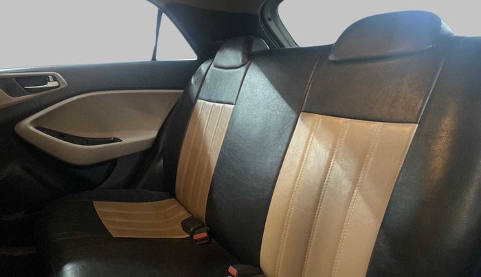 2014 Hyundai Elite i20 SPORTZ 1.2 (O), Petrol, Manual, 44,716 km, Right Side Rear Door Cabin