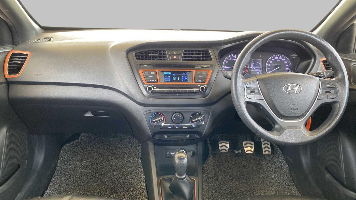 2016 Hyundai i20 Active 1.2 S, Petrol, Manual, 9,981 km, Dashboard
