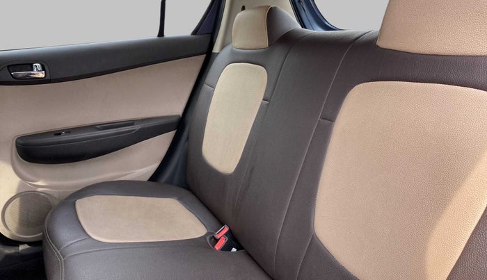 2012 Hyundai i20 MAGNA 1.2, Petrol, Manual, 20,904 km, Right Side Rear Door Cabin