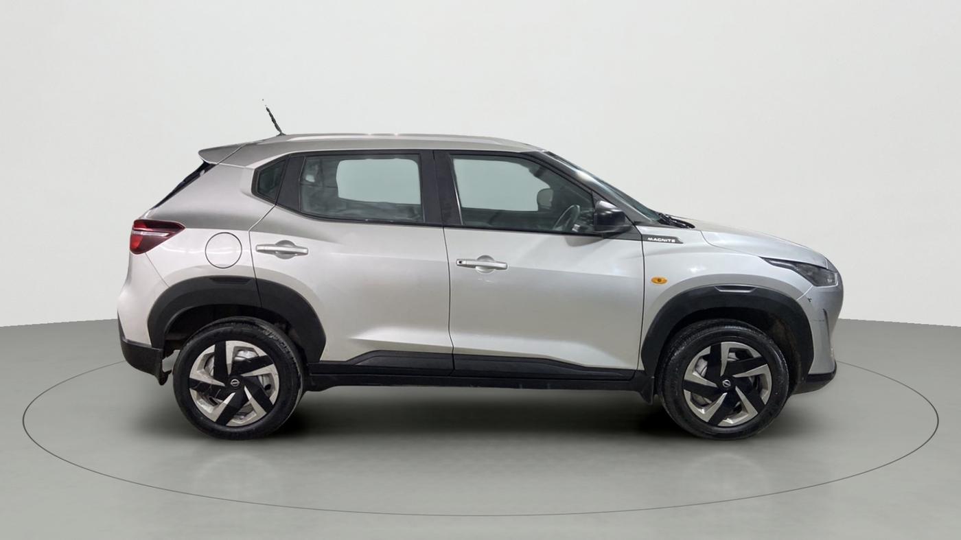 2022 Nissan MAGNITE XE, Petrol, Manual, 10,179 km, Right Side View