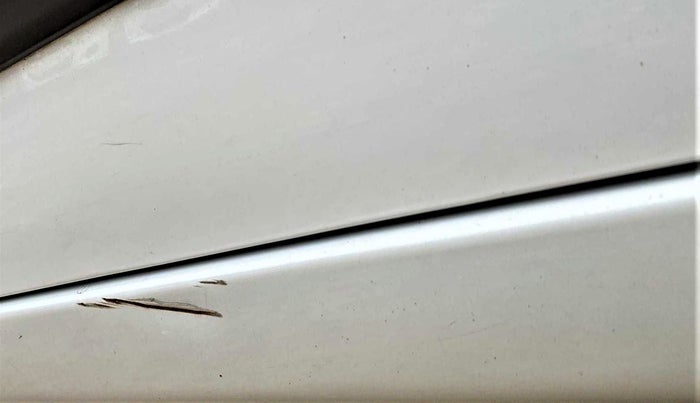 2018 Maruti Wagon R 1.0 VXI, Petrol, Manual, 30,817 km, Left running board - Minor scratches
