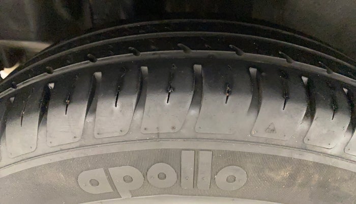2020 Maruti Swift VXI, Petrol, Manual, 16,859 km, Right Rear Tyre Tread