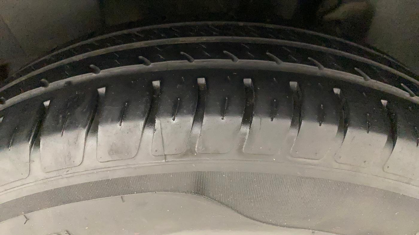 2020 Maruti Swift VXI, Petrol, Manual, 16,859 km, Left Rear Tyre Tread