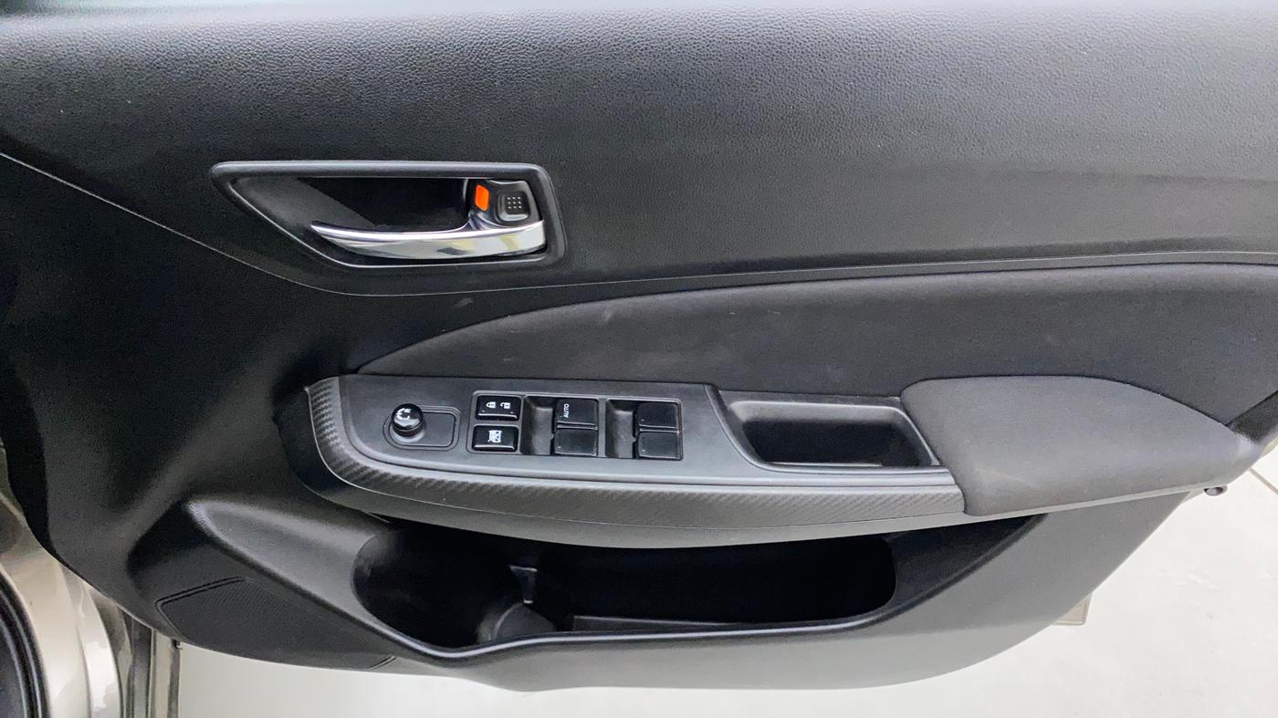 2021 Maruti Swift VXI, Petrol, Manual, 42,481 km, Driver Side Door Panels Control