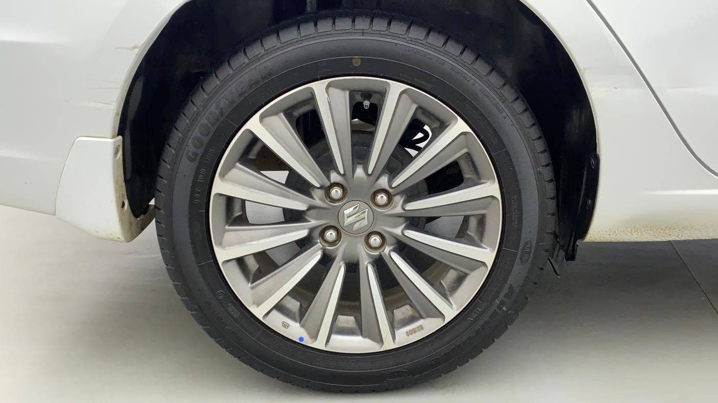 2019 Maruti Ciaz ALPHA 1.5 SHVS PETROL, Petrol, Manual, 49,126 km, Right Rear Wheel