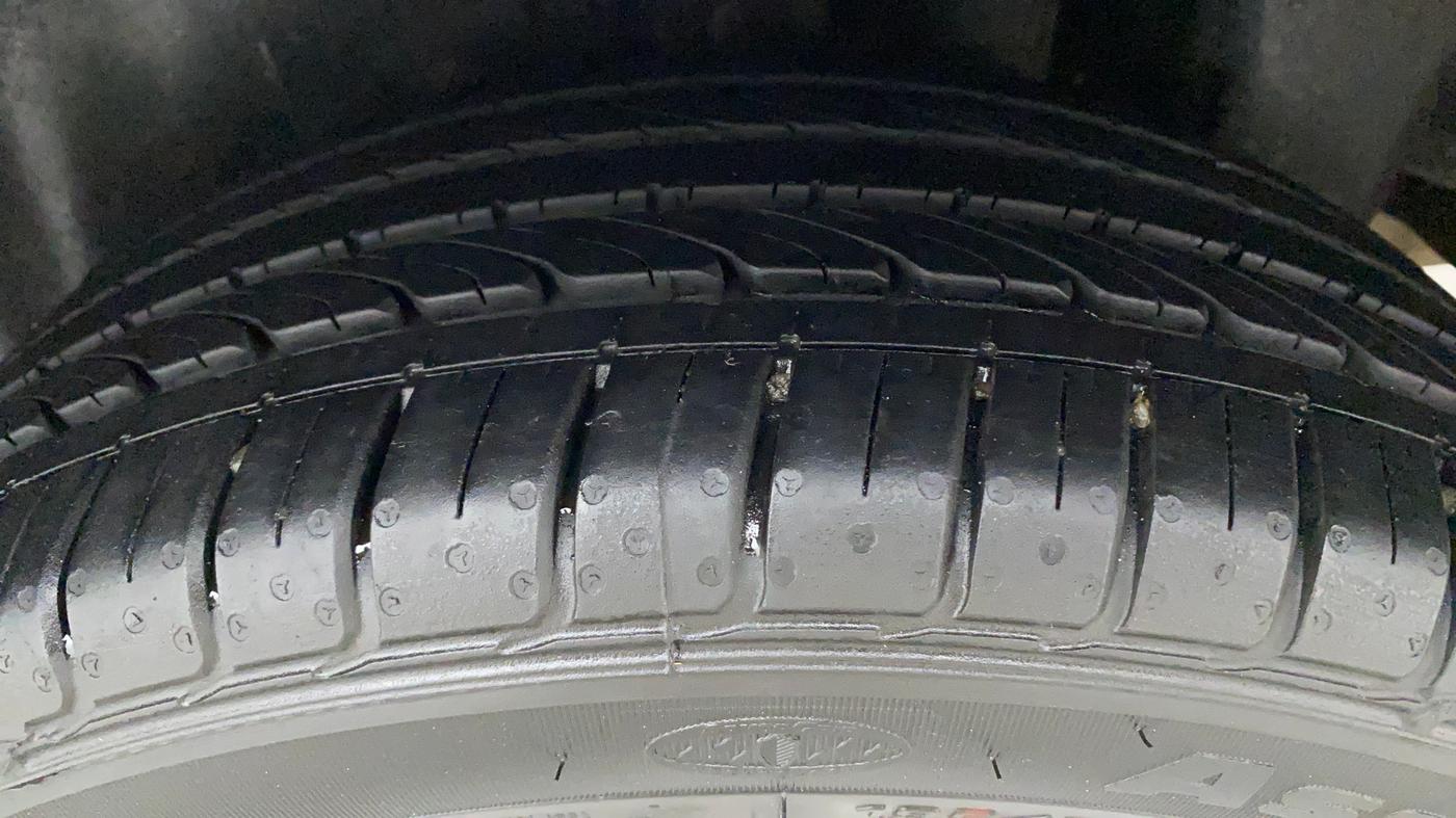 2019 Maruti Ciaz ALPHA 1.5 SHVS PETROL, Petrol, Manual, 49,126 km, Left Rear Tyre Tread