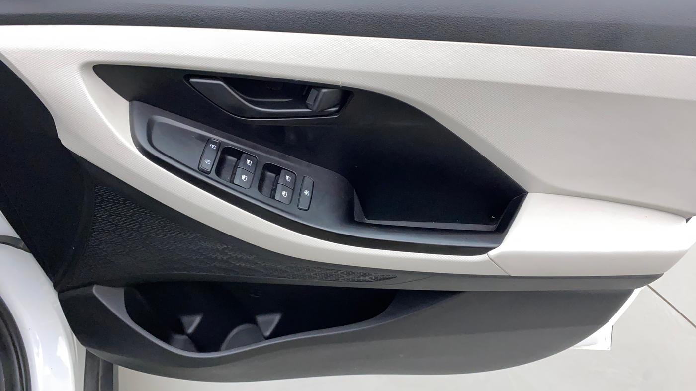 2021 Hyundai Creta E 1.5 PETROL, Petrol, Manual, 14,132 km, Driver Side Door Panels Control