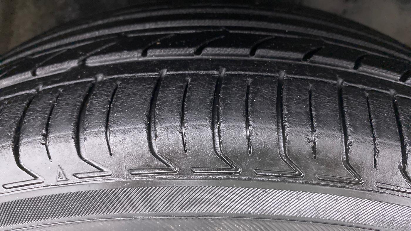 2009 Toyota Corolla Altis VL AT, Petrol, Automatic, 96,029 km, Right Front Tyre Tread