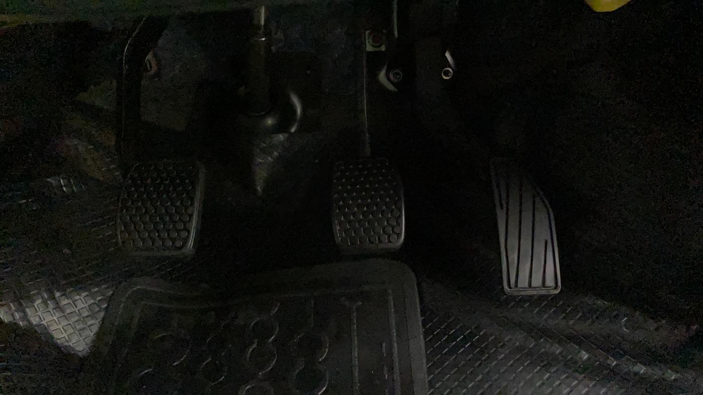 2020 Maruti Alto VXI, Petrol, Manual, 10,473 km, Pedals