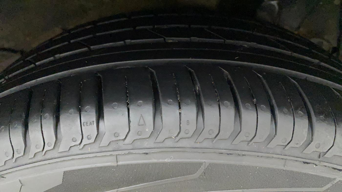 2021 Hyundai NEW I20 SPORTZ 1.2 MT, Petrol, Manual, 74,166 km, Left Rear Tyre Tread