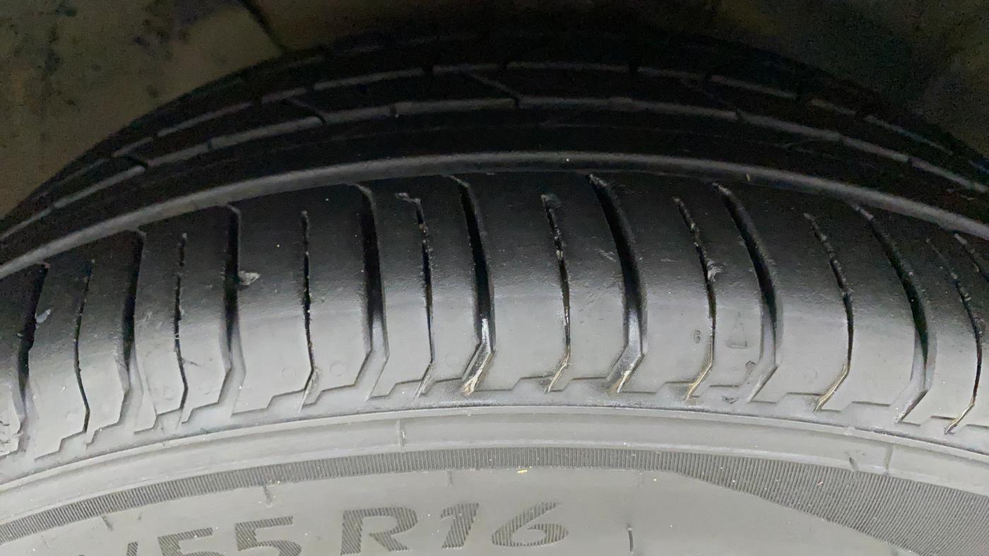 2021 Hyundai NEW I20 SPORTZ 1.2 MT, Petrol, Manual, 74,166 km, Left Front Tyre Tread