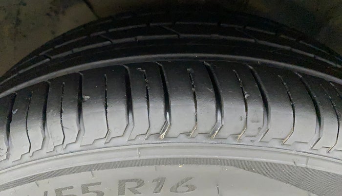 2021 Hyundai NEW I20 SPORTZ 1.2 MT, Petrol, Manual, 74,166 km, Left Front Tyre Tread