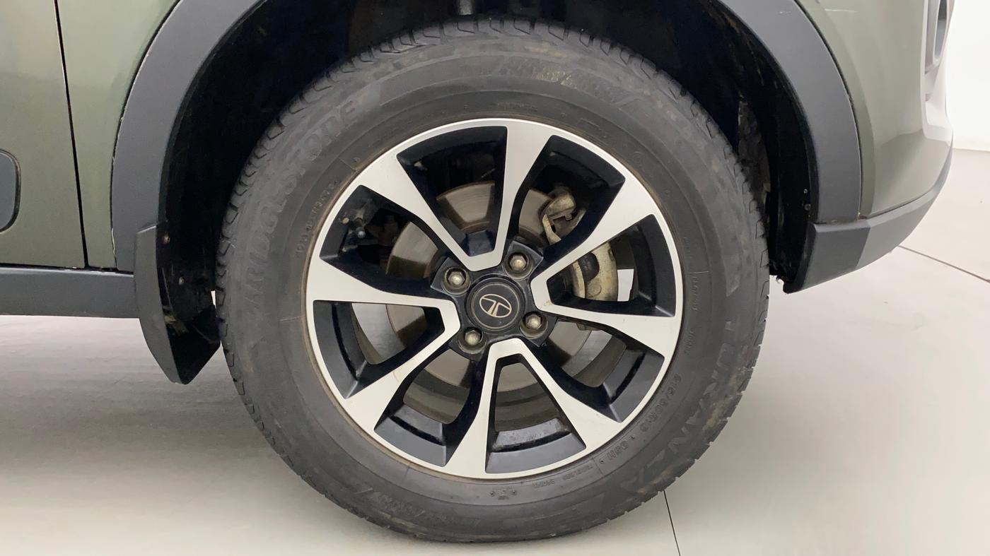 2020 Tata NEXON XZA PLUS PETROL, Petrol, Automatic, 43,057 km, Right Front Wheel