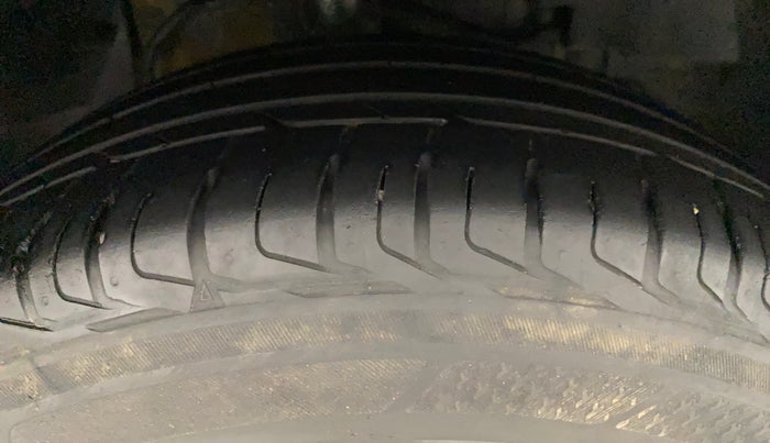 2020 Tata NEXON XZA PLUS PETROL, Petrol, Automatic, 43,057 km, Right Front Tyre Tread
