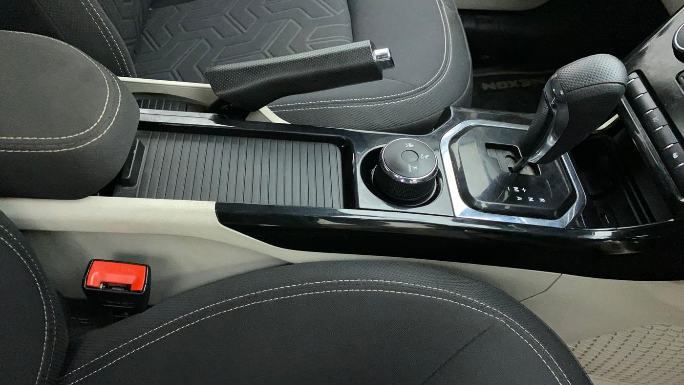 2020 Tata NEXON XZA PLUS PETROL, Petrol, Automatic, 43,057 km, Gear Lever