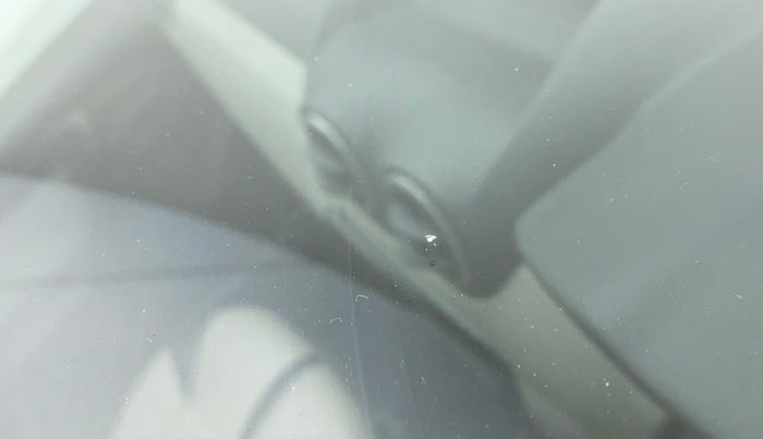 2015 Renault Duster 85 PS RXL PLUS DIESEL, Diesel, Manual, 93,514 km, Front windshield - Minor spot on windshield