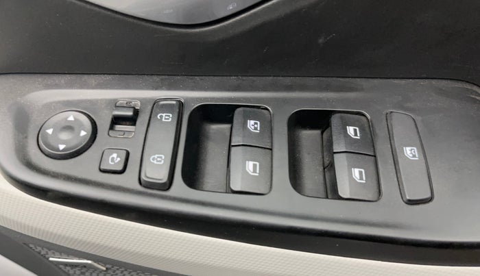 2024 Hyundai Creta SX (O) 1.5 TURBO DCT, Petrol, Automatic, 8,226 km, Driver Side Door Panels Control