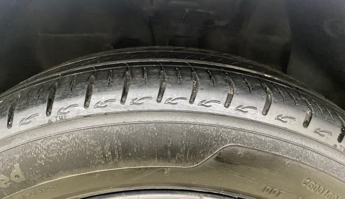 2023 Hyundai AURA SX 1.2, Petrol, Manual, 61,483 km, Right Front Tyre Tread