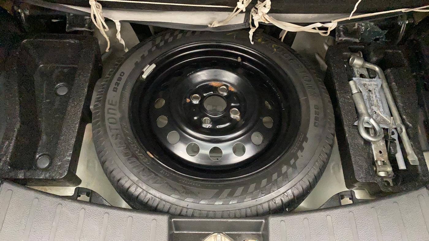 2013 Maruti Wagon R Stingray VXI, Petrol, Manual, 52,607 km, Spare Tyre
