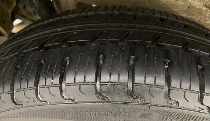 2013 Maruti Wagon R Stingray VXI, Petrol, Manual, 52,607 km, Right Rear Tyre Tread