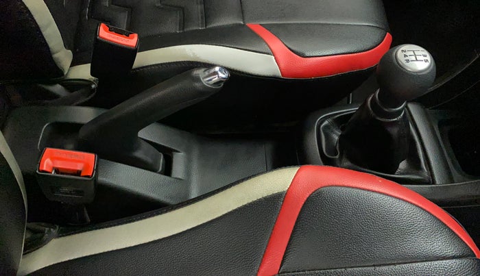 2015 Maruti Swift VXI, Petrol, Manual, 67,153 km, Gear Lever