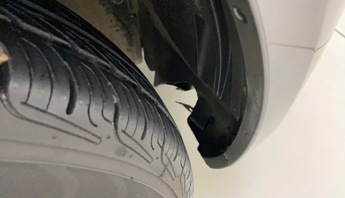 2015 Maruti Swift VXI, Petrol, Manual, 67,153 km, Right fender - Lining loose