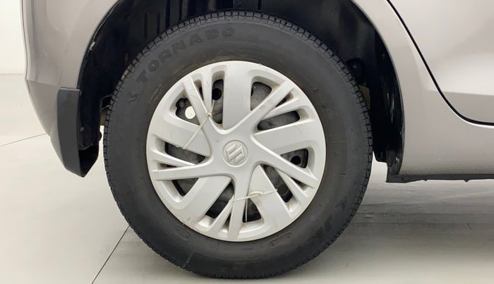 2015 Maruti Swift VXI, Petrol, Manual, 67,153 km, Right Rear Wheel