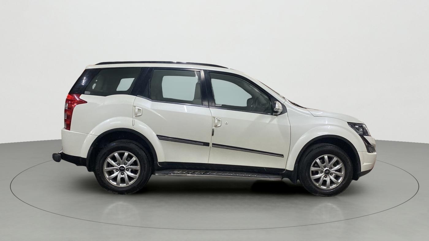 2018 Mahindra XUV500 W10 AT, Diesel, Automatic, 55,433 km, Right Side View