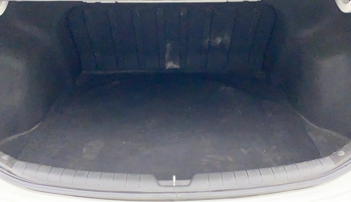 2018 Hyundai Verna 1.4 EX PETROL, Petrol, Manual, 56,128 km, Boot Inside