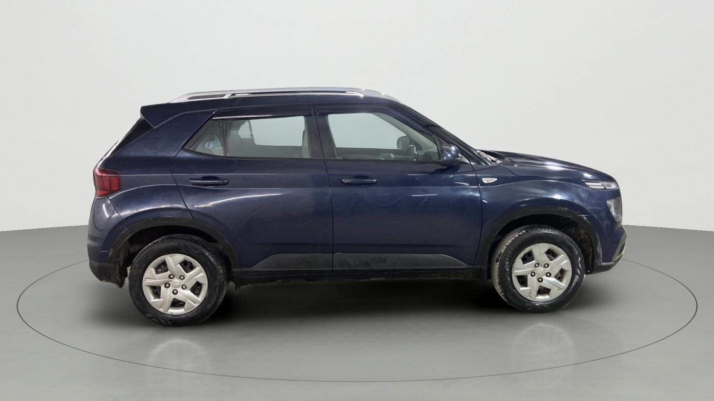 2022 Hyundai VENUE S 1.2, Petrol, Manual, 16,440 km, Right Side View